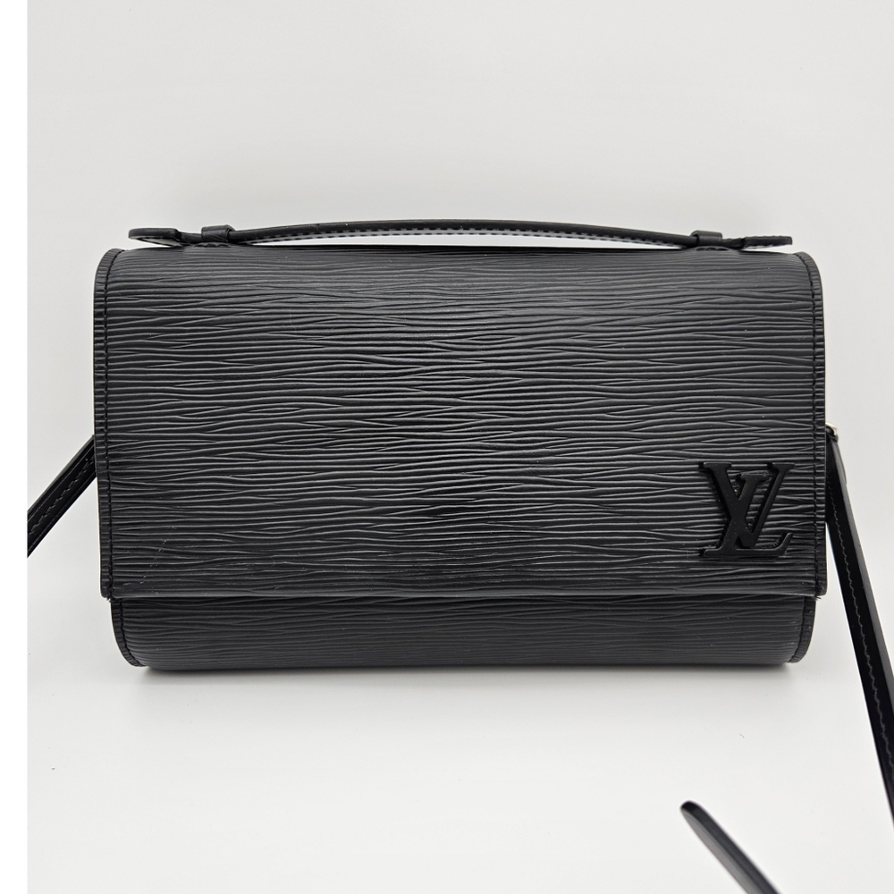 Authentic Louis Vuitton Epi Leather Clery #4340M